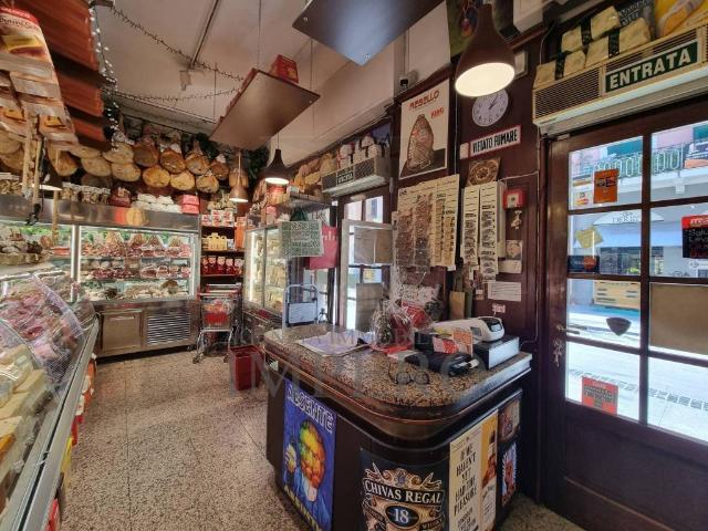 Locale Commerciale in vendita a Ventimiglia, Liguria