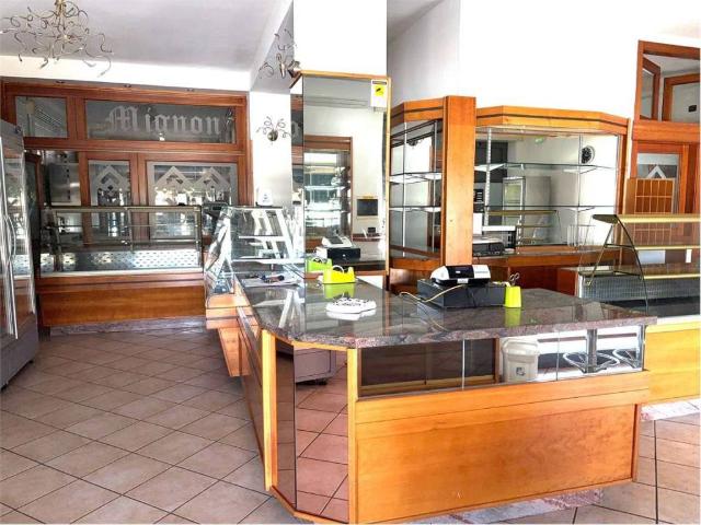 Locale Commerciale in vendita a Puglia, Lecce