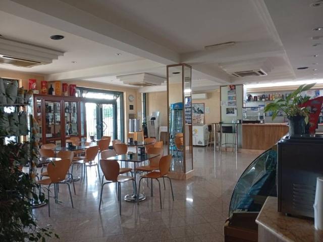 Locale Commerciale in vendita a Veroli, Lazio