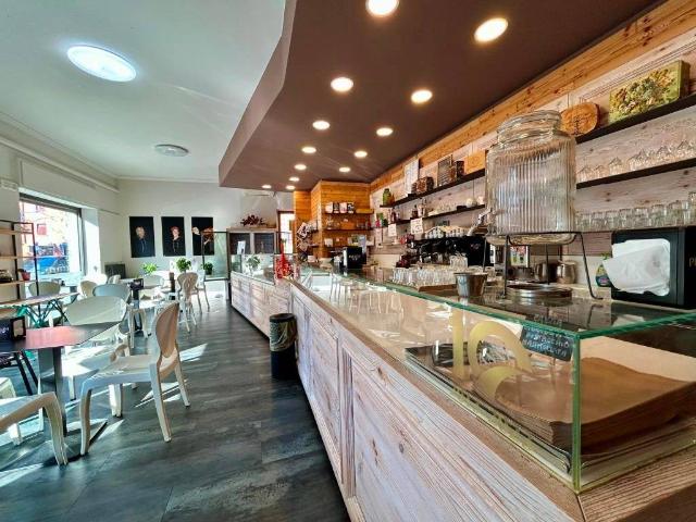 Locale Commerciale in vendita a Sud-Ovest, Brenzone