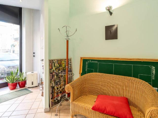 Locale Commerciale in vendita a Ovest, Brenzone