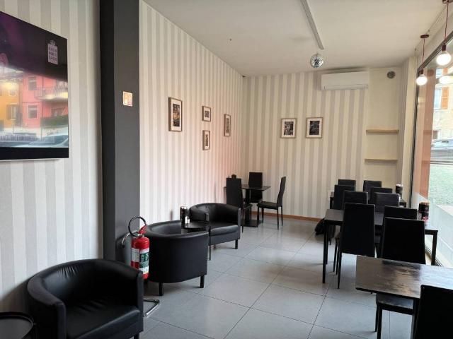 Locale Commerciale in vendita a Ovest, Brenzone