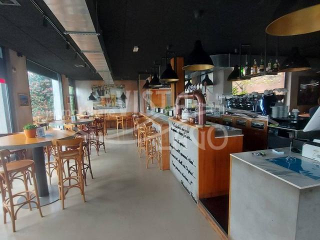 Locale Commerciale in vendita a Vertemate Con Minoprio, Lombardia