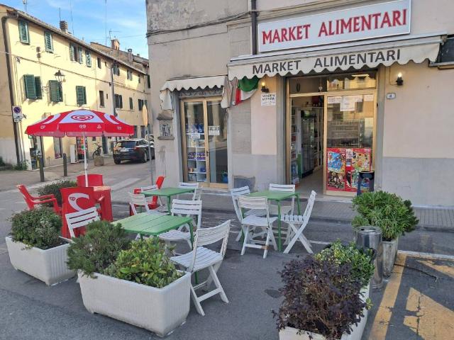 Locale Commerciale in vendita a Vicchio, Toscana