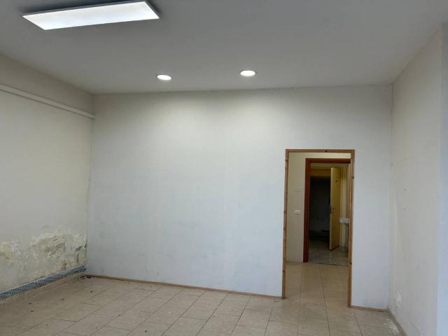 Locale Commerciale in vendita a San Giovanni alla Vena, San Giovannialla Vena
