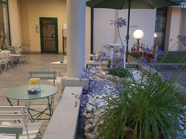 Locale Commerciale in vendita a Civello, Villa Guardia