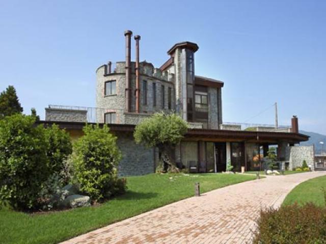 Locale Commerciale in vendita a Unione di comuni Montana Lunigiana, Villafranca In Lunigiana