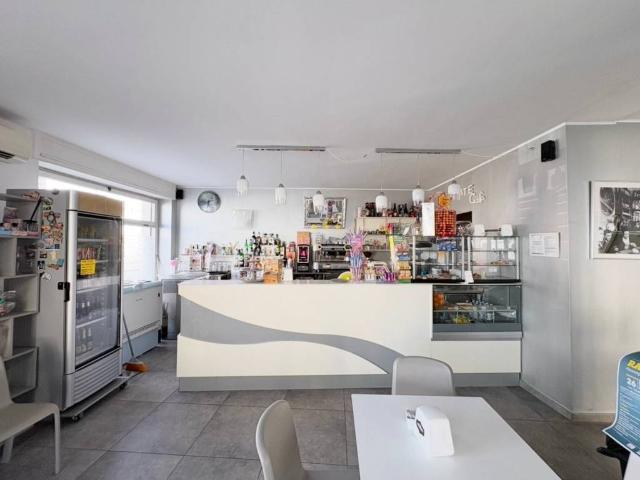 Locale Commerciale in vendita a Piemonte, Alessandria