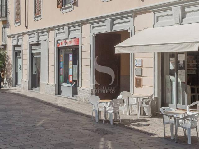 Locale Commerciale in vendita a Sant'Alessandro, Villasanta