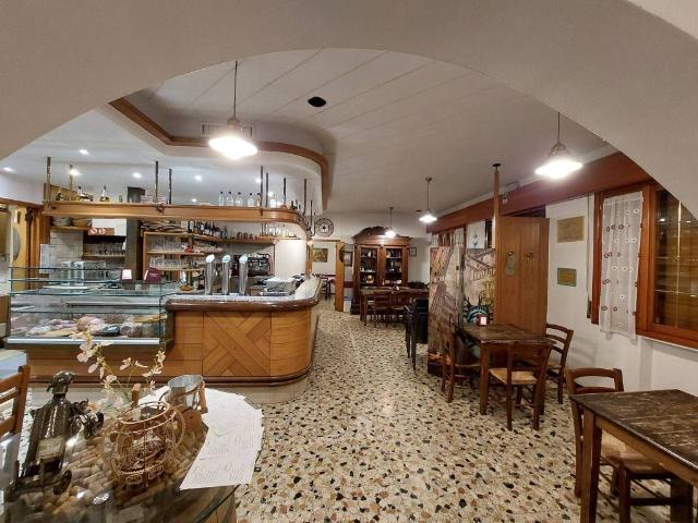 Locale Commerciale in vendita a Villorba, Carità