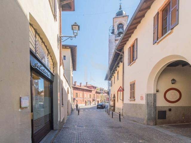 Locale Commerciale in vendita a Oreno, Vimercate