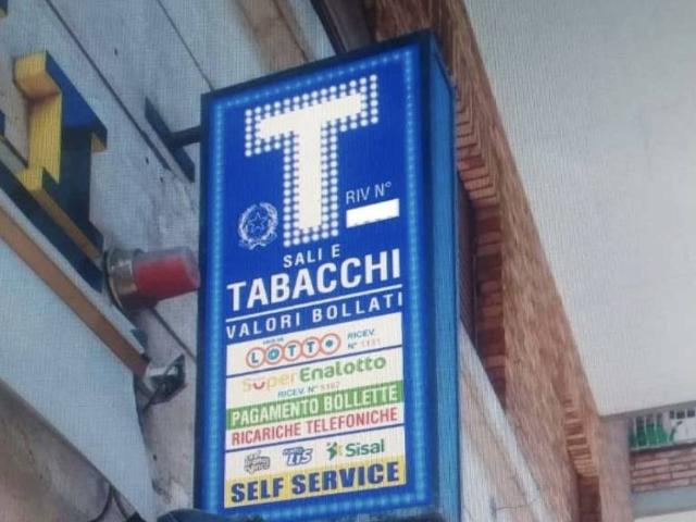 Locale Commerciale in vendita a Viterbo, Lazio
