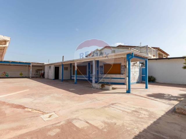 Locale Commerciale in vendita a Vittoria, Sicilia