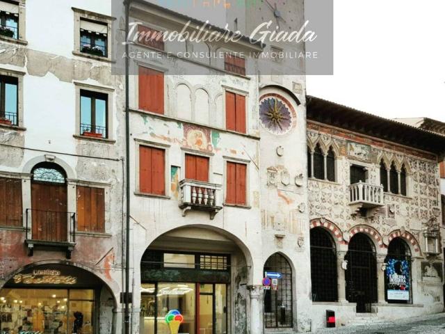 Locale Commerciale in vendita a Serravalle, Vittorio Veneto
