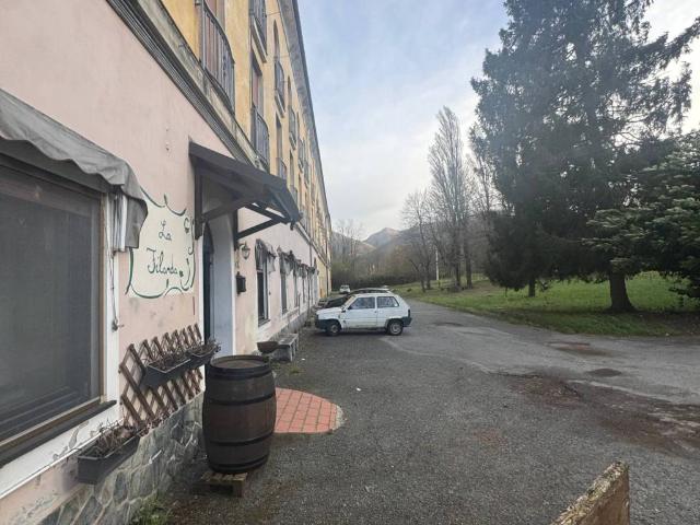 Locale Commerciale in vendita a Piemonte, Alessandria