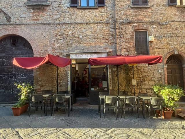 Locale Commerciale in vendita a Il Cipresso, Volterra