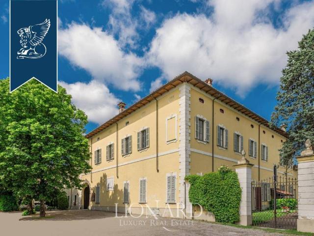 Locale Commerciale in vendita a Zenevredo, Lombardia
