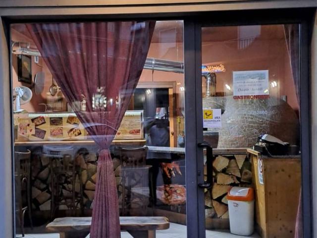 Locale Commerciale in vendita a Comunità Montana della Valle Brembana, Zogno