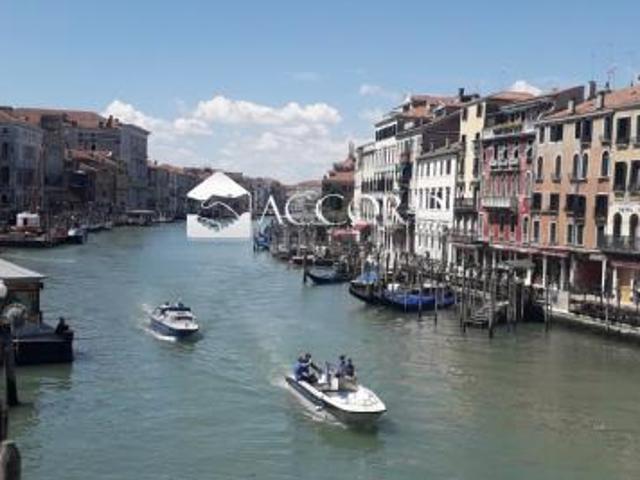 Locale Commerciale in vendita a Venezia, Veneto