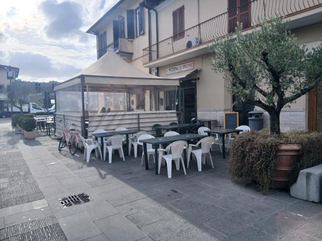 Locale Commerciale in vendita a Camaiore, Toscana