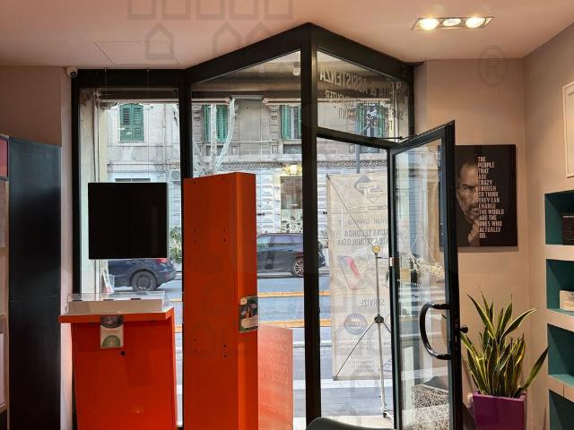Locale Commerciale in vendita a IV Circoscrizione, Messina