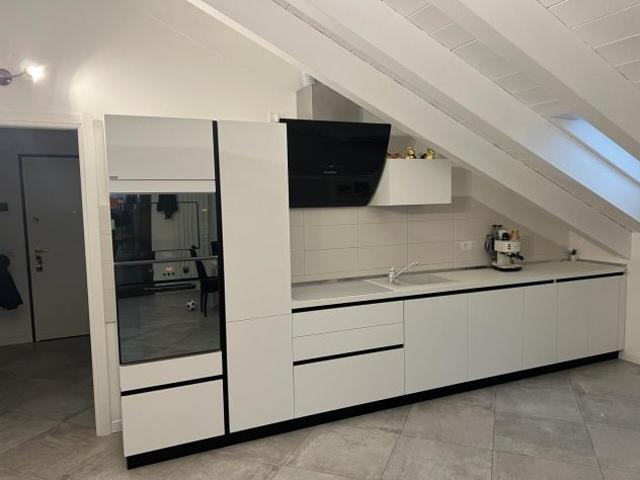 Appartamento in vendita a Magnago, Lombardia