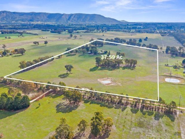 Cottage for sale in Victoria