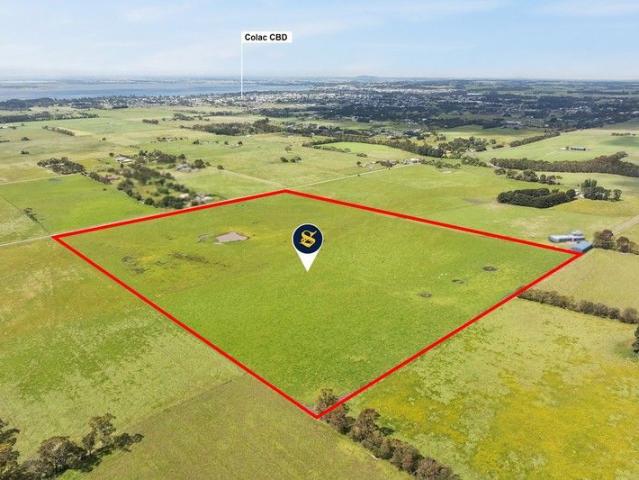 Cottage for sale in Elliminyt, Victoria