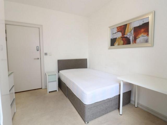 Room for rent in East Greenwich, Greater London