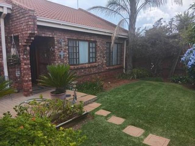 Townhouse for sale in Bloemfontein, Free State