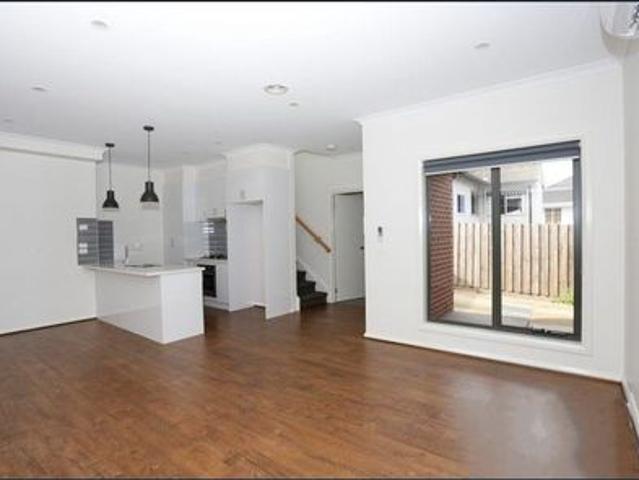 Townhouse for rent in Camerons Creek, Victoria
