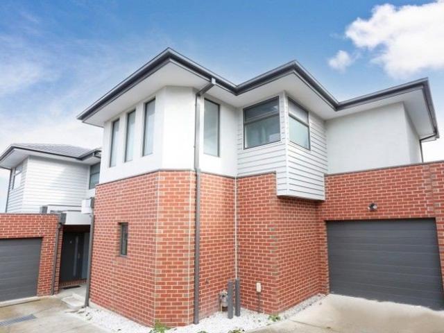 Townhouse for rent in Camerons Creek, Victoria