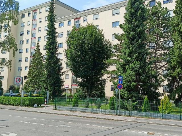 Wohnung kaufen in Königsbrunn, Bayern