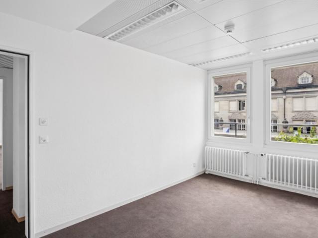 Büro mieten in Einigen, Zürich