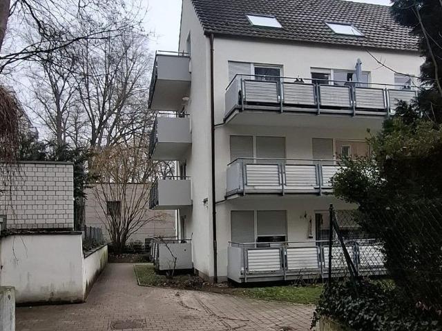 Dachgeschosswohnung kaufen in Augsburg, Bayern