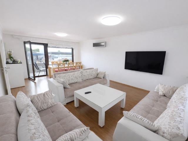 Wohnung kaufen in Goldbach, Bayern