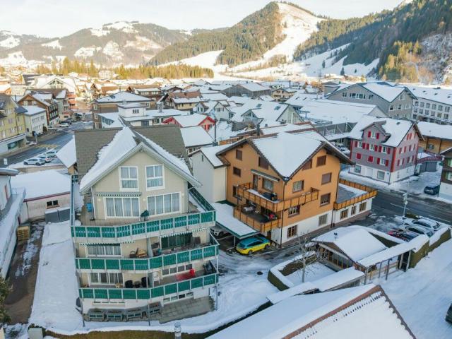 Immobilie kaufen in Unteriberg, Schwyz