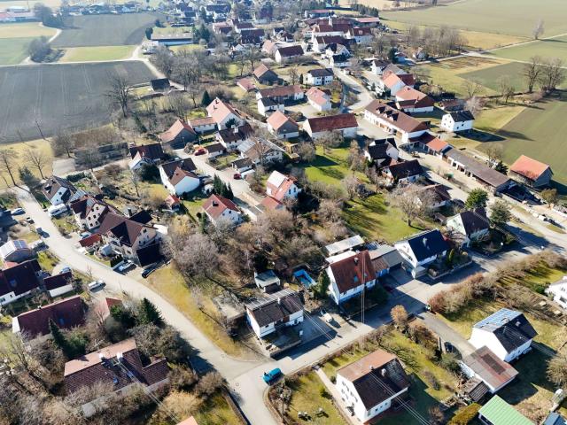 Erdgeschosswohnung kaufen in Penzing, Bayern