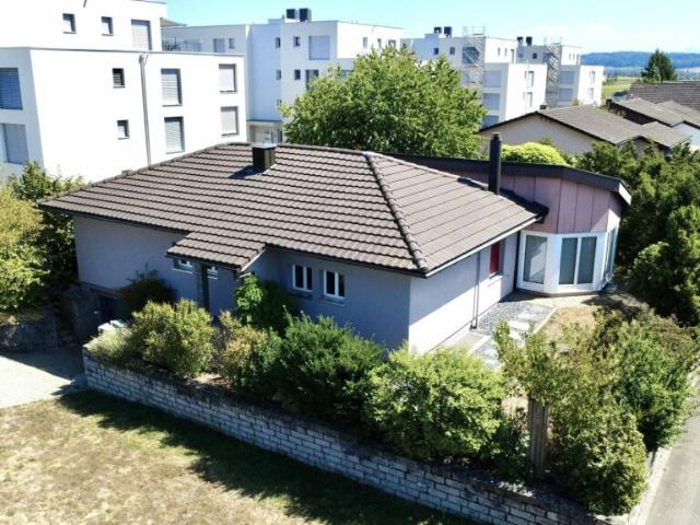 Einfamilienhaus kaufen in Dintikon, Aargau