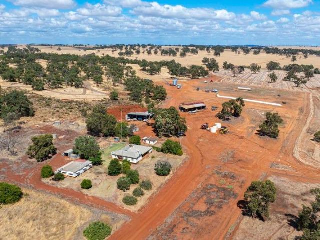 Cottage for sale in Yathroo, Western Australia
