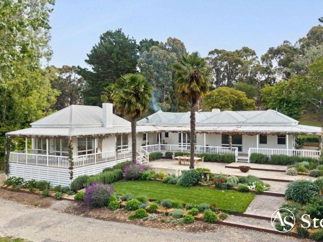 Cottage for sale in Tooborac, Victoria