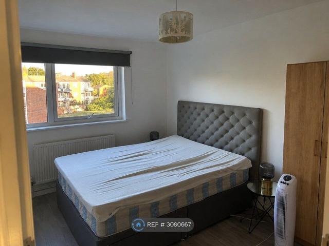 Room for rent in St Martins Estate, Greater London