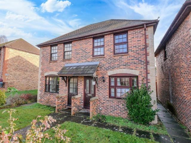 House for rent in Highcroft, Berrick Salome