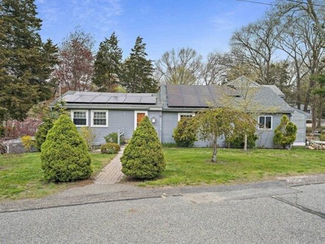 House for sale in Kingston, Massachusetts