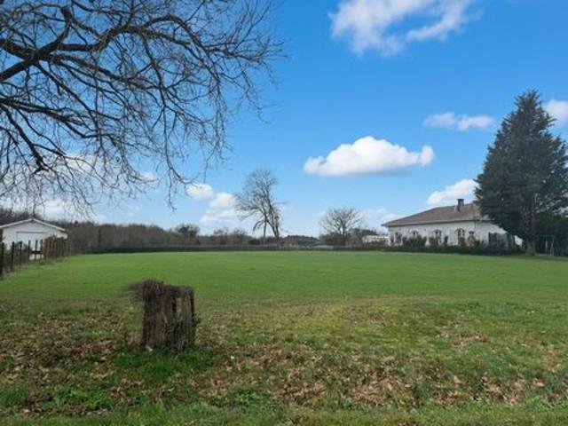 Terrain vente à Lesparre-Médoc, Jau-dignac-et-loirac