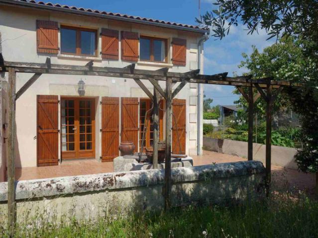 Maison vente à Blaye, Mazion