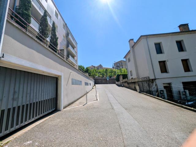 Garage vente à Aubenas, Ardèche