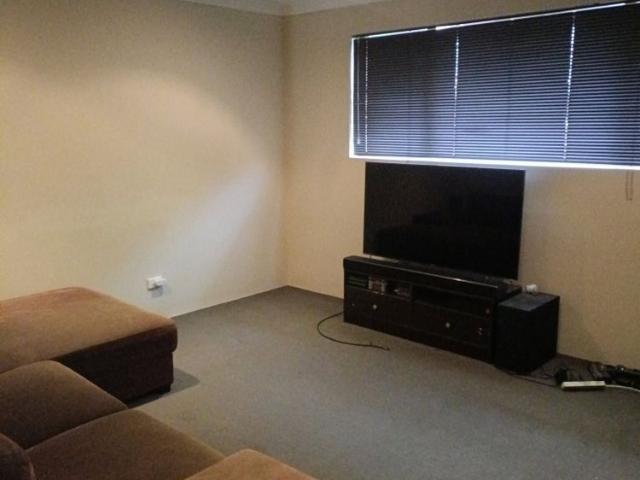 Room for rent in Aubin Grove, Western Australia