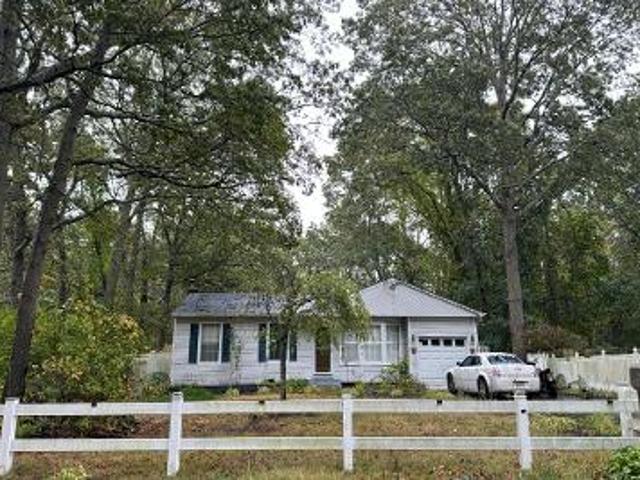 House for sale in Centereach, New York