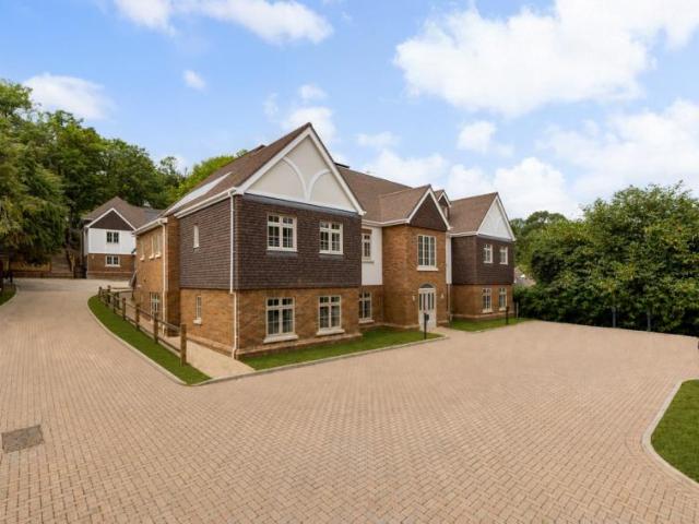 Apartment for sale in London Borough of Croydon, Kenley